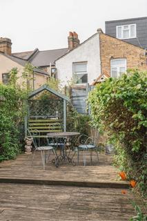 2 bedroom terraced house for sale, Browning Road, London E11