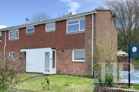 3 bedroom end of terrace house for sale - Crawley, Crawley RH11
