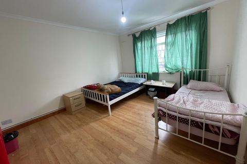 1 bedroom flat to rent, Village Way East, Harrow HA2