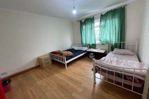 undefined, Village Way East, Harrow HA2