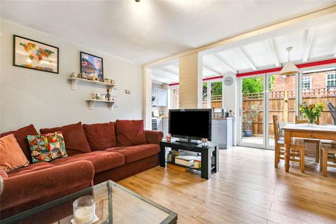 3 bedroom maisonette for sale, Kathleen Road, SW11