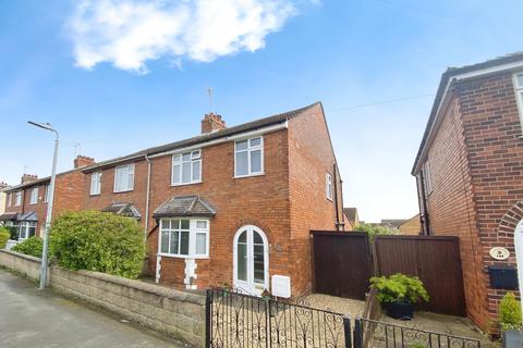 3 bedroom semi-detached house for sale - Huntingtower Road, Grantham, NG31