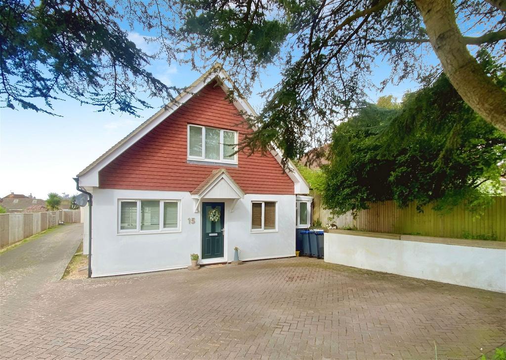 Uplands Avenue, Worthing BN13 3 bed detached house for sale £550,000