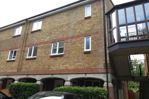 2 bedroom ground floor flat to rent, Woodstock Crescent, Laindon, Basildon, Essex, SS15