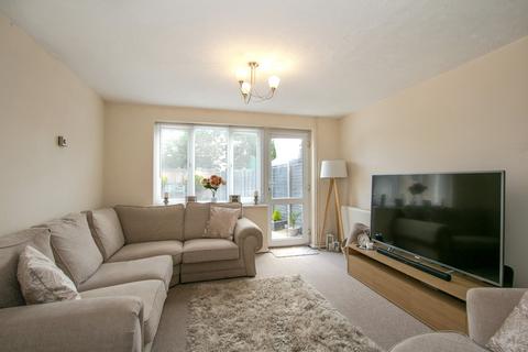 2 bedroom end of terrace house to rent, Cucklington Gardens, Bournemouth,