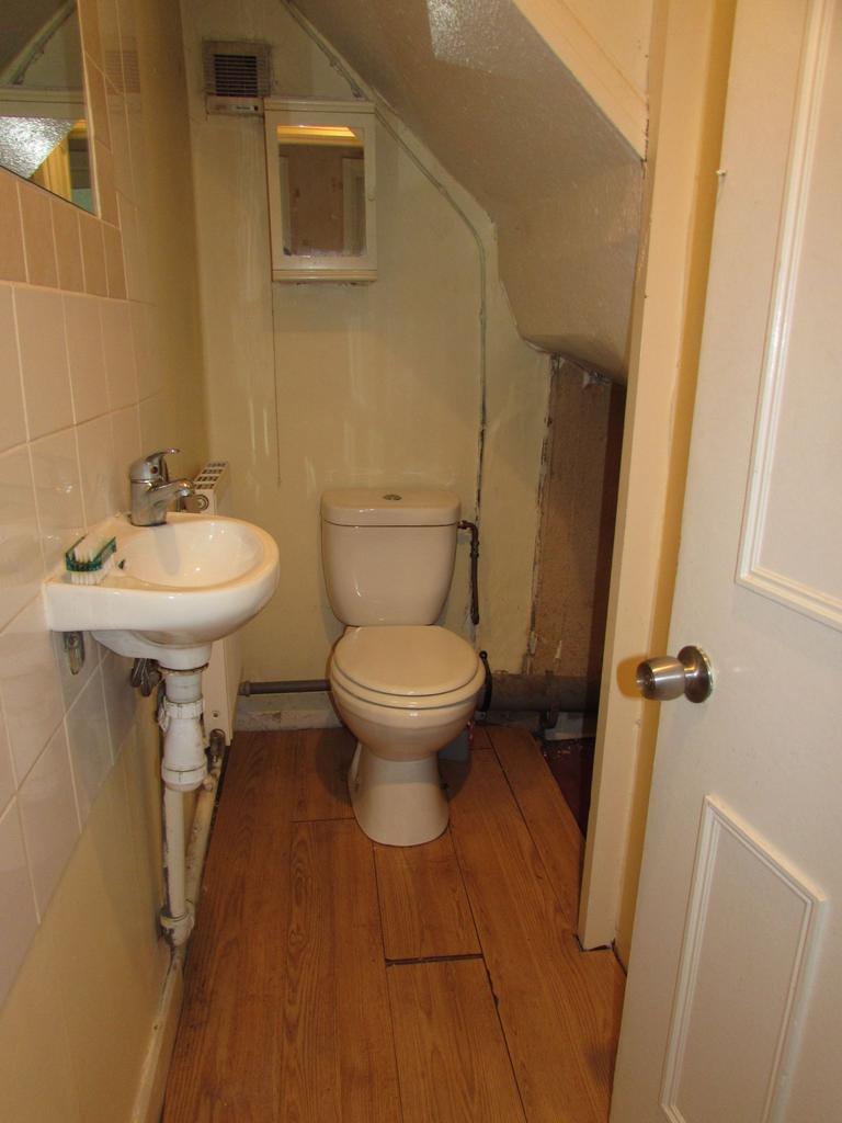 Photograph 11