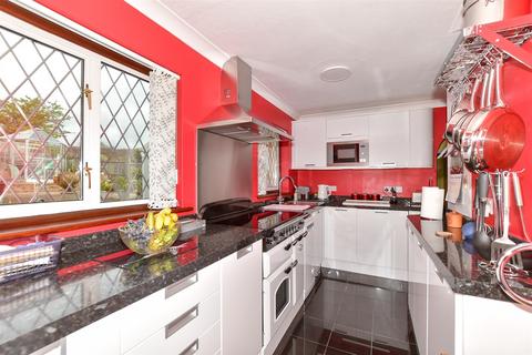25 Ians Walk, Hythe, CT21 5TT