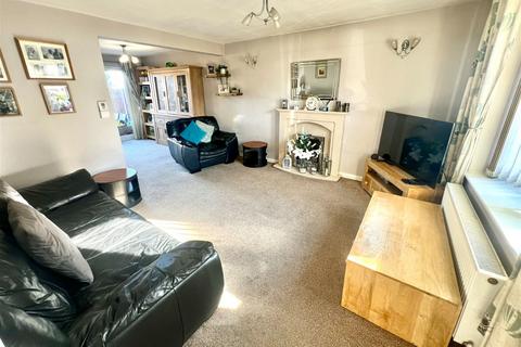 4 bedroom semi-detached house for sale, Pengeston Road, Penistone, Sheffield, S36 6GW
