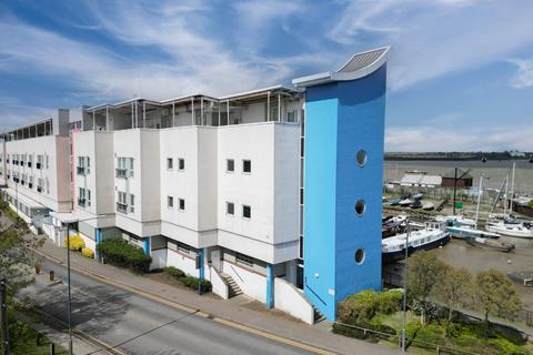 19, Venture Court Canal Road, Gravesend, DA12 2AT
