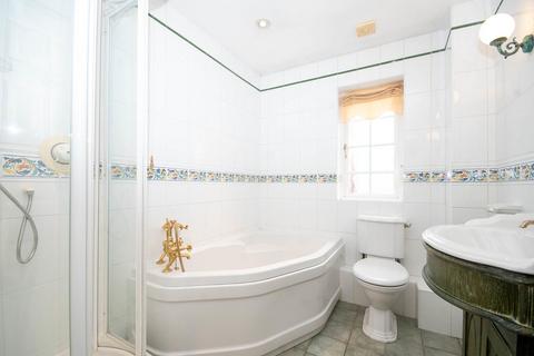 2a Chiltern Road, Pinner, HA5 2TD