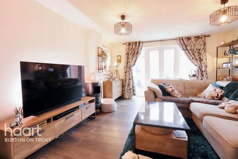 4 bedroom townhouse for sale, Salford Way, Church Gresley, Swadlincote