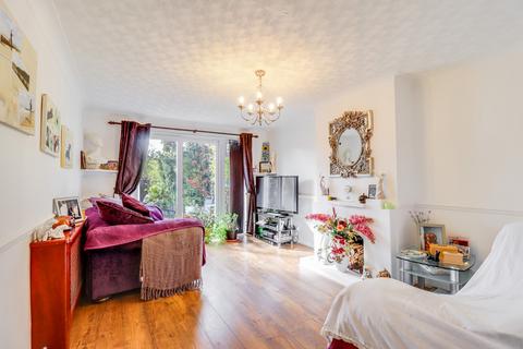 3 bedroom chalet for sale, Orchard Grove, Leigh-on-Sea