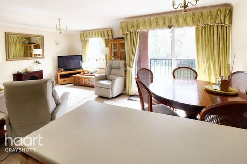 2 bedroom apartment for sale, Crossways Road, HINDHEAD