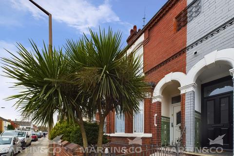 3 bedroom end of terrace house for sale, Urban Road , Doncaster