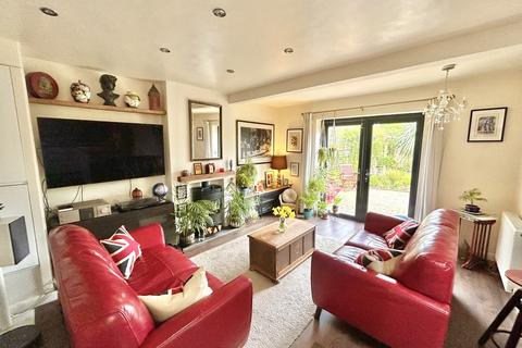 3 bedroom cottage for sale, Prince Of Wales Lane, Shirley