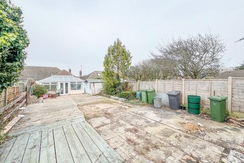 3 bedroom semi-detached bungalow for sale, Oak Walk, Hockley