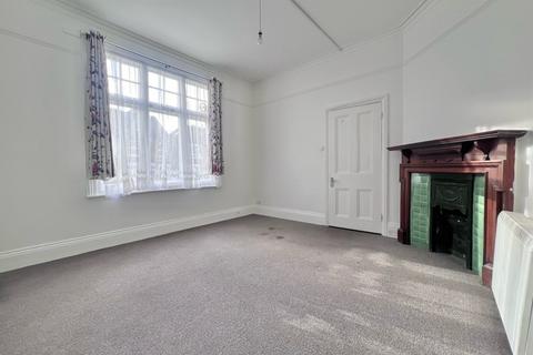 1 bedroom ground floor maisonette to rent, 22 Chatsworth Road, East Croydon