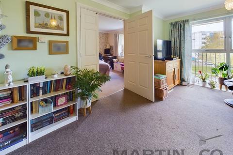 1 bedroom flat for sale, Nutfield Place, Buckland