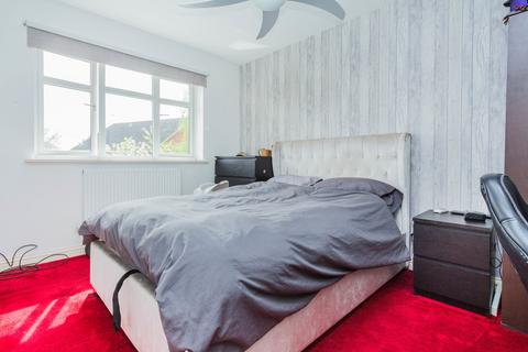 105 Ebbw Vale Road, Irthlingborough, Wellingborough, NN9 5YB