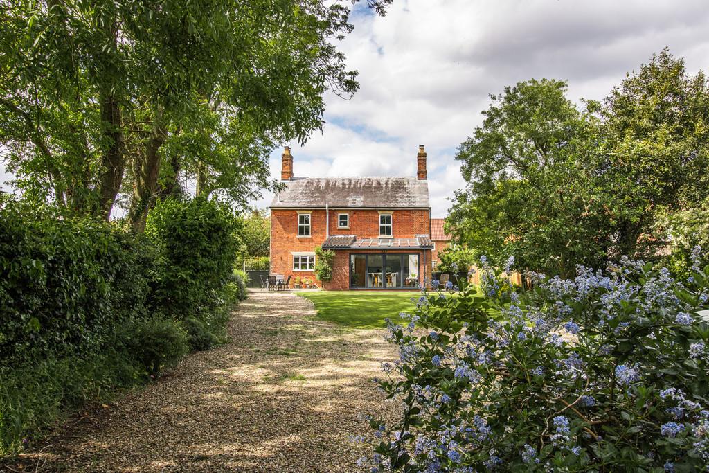 Weston Longville 4 bed detached house for sale £600,000