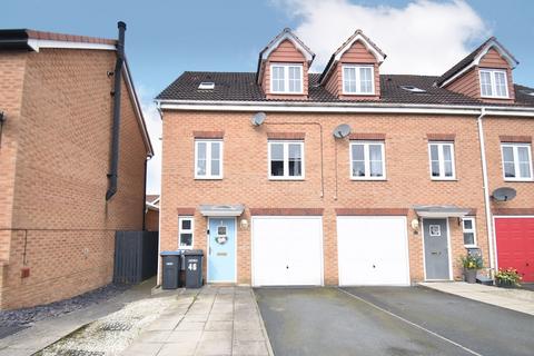 3 bedroom end of terrace house for sale - Ainderby Gardens, Northallerton