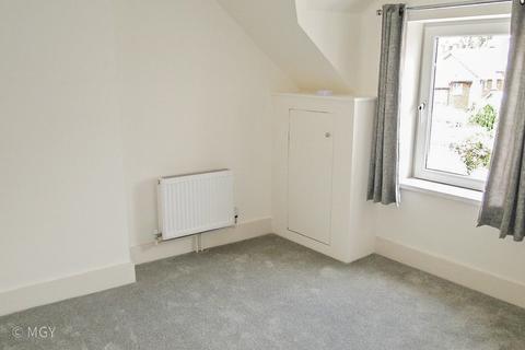 3 bedroom apartment to rent, Romilly Road, Canton