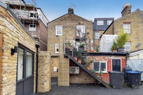 1 bedroom in a house share to rent, Room 4 8 Gibbon Mews