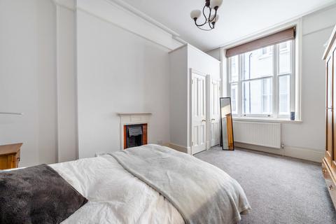 2 bedroom apartment to rent, Talbot House, St Martins Lane WC2