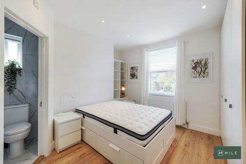 3 bedroom apartment to rent, Furness Road, London NW10