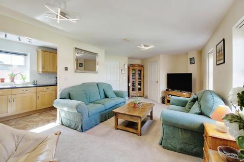 3 bedroom maisonette for sale, Melstock Road, Swindon