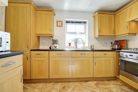 3 bedroom maisonette for sale, Melstock Road, Swindon