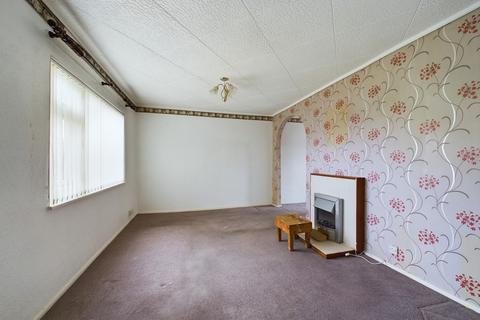 3 bedroom semi-detached house for sale, St. Aidans Close, Burton-on-Trent