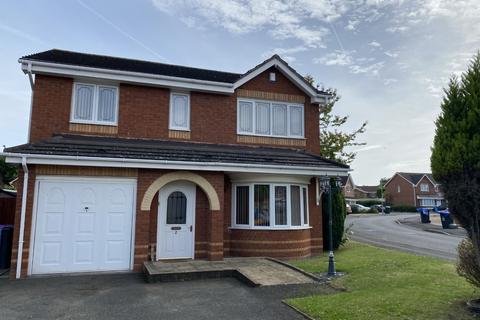 4 bedroom detached house to rent, Porchester Close, Leegomery