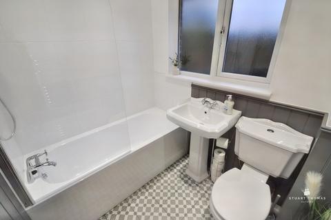 3 bedroom end of terrace house to rent, Leveller Row, Billericay