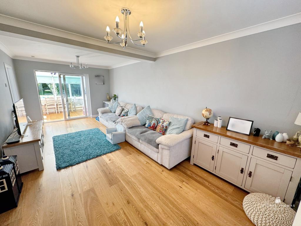 Thundersley, Essex 3 bed end of terrace house for sale £350,000