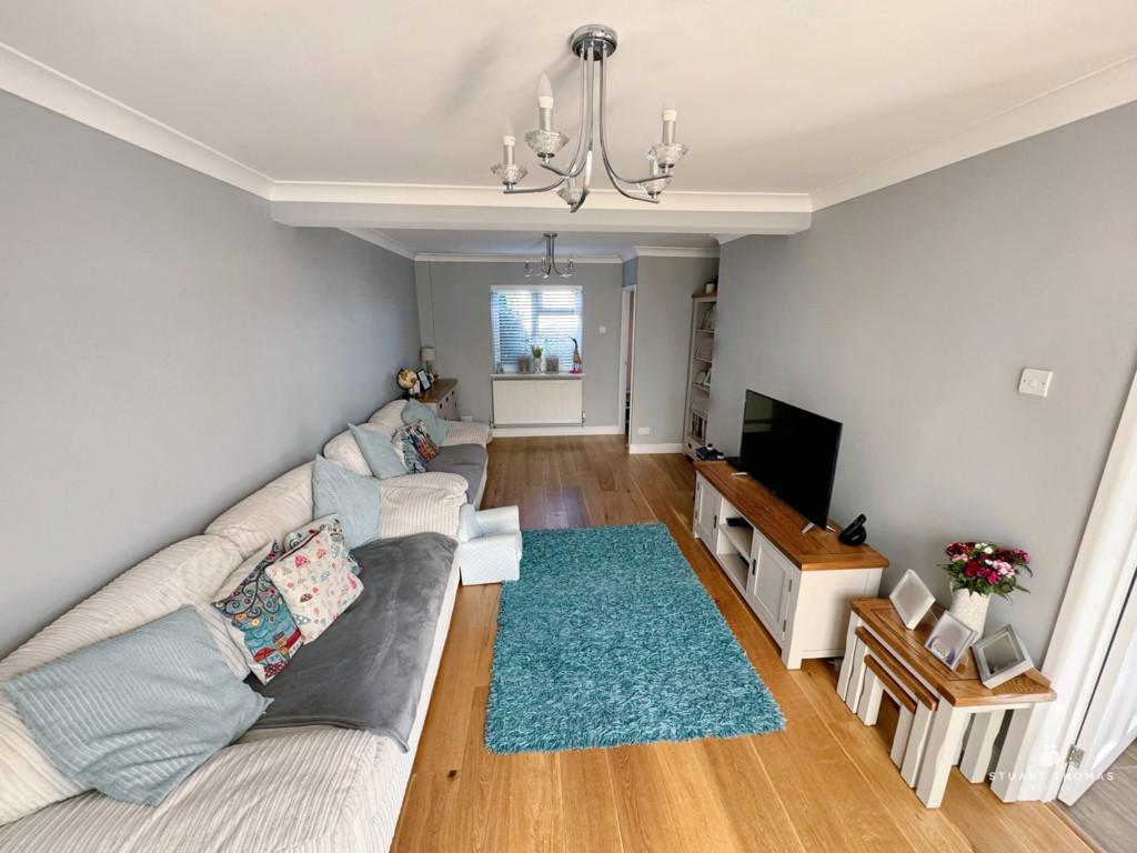 Thundersley, Essex 3 bed end of terrace house for sale £350,000