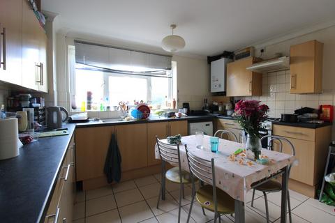 4 bedroom house share to rent - Cranford Way
