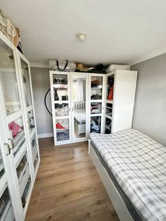 1 bedroom in a house share to rent, Sharon Road, Enfield EN3