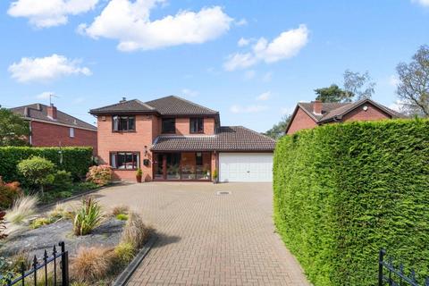 4 bedroom detached house for sale, Priory Road, St. Olaves