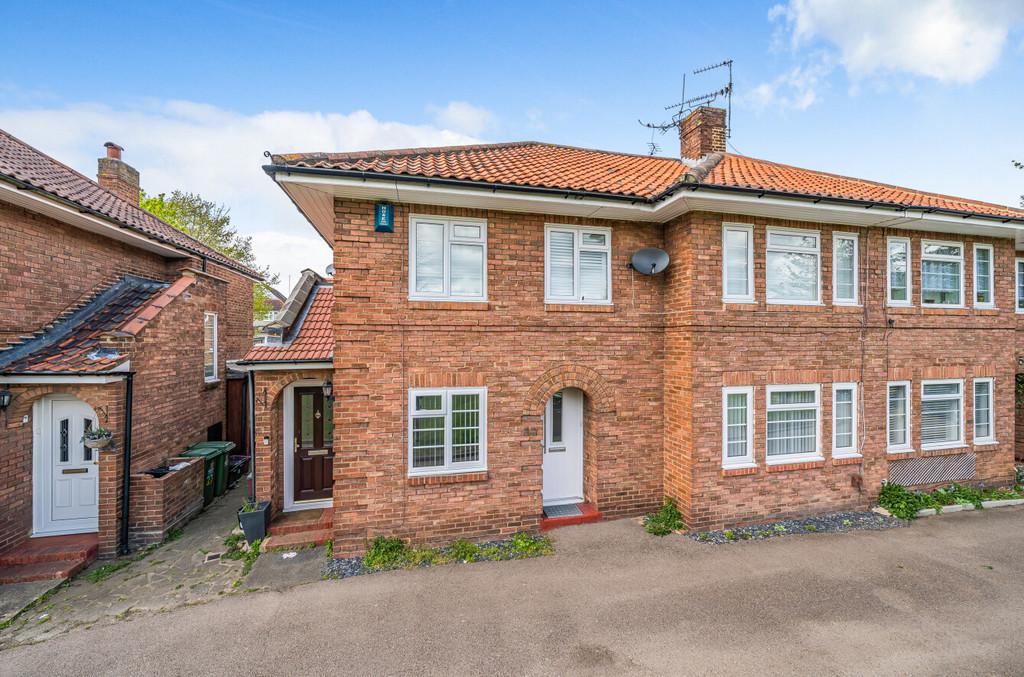 Sidcup Hill Gardens, Sidcup DA14 2 bed ground floor for sale