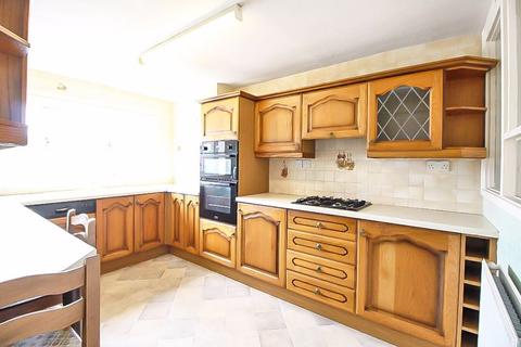 3 bedroom semi-detached house for sale, Butterworth Close, COSELEY, WV14 9AE