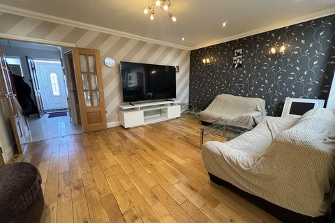 4 bedroom semi-detached house for sale, Park Close, Hounslow TW3