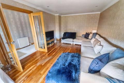 33 Blantyre Gardens, Cumbernauld, Glasgow, G68 9NJ