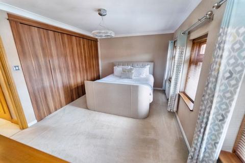 33 Blantyre Gardens, Cumbernauld, Glasgow, G68 9NJ