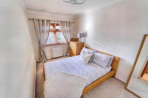 33 Blantyre Gardens, Cumbernauld, Glasgow, G68 9NJ