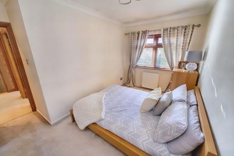 33 Blantyre Gardens, Cumbernauld, Glasgow, G68 9NJ