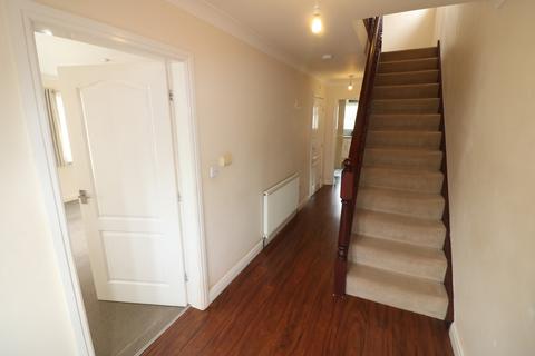 3 bedroom detached house to rent, Louis Drive, Hotham Road South, Hull