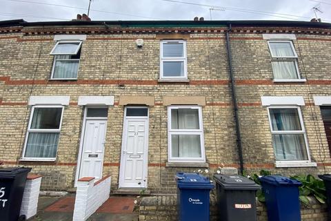 3 bedroom terraced house to rent, Petworth Street, Cambridge CB1