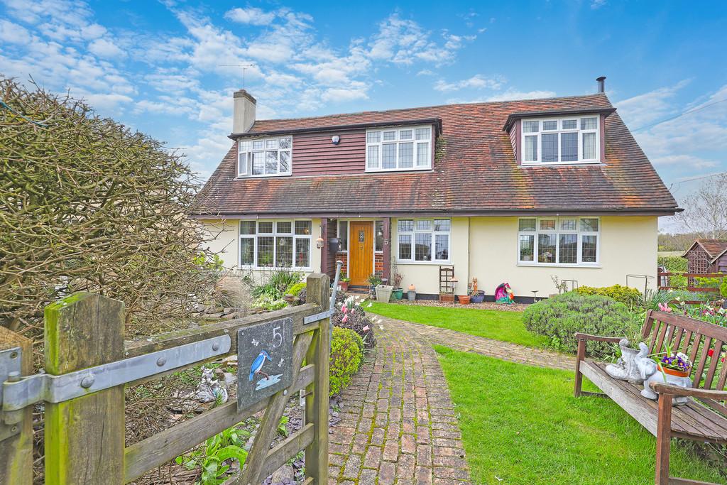 Mount End, Theydon Mount 3 bed detached house for sale £925,000