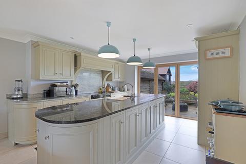 5 Mount End, Theydon Mount, Epping, CM16 7PS